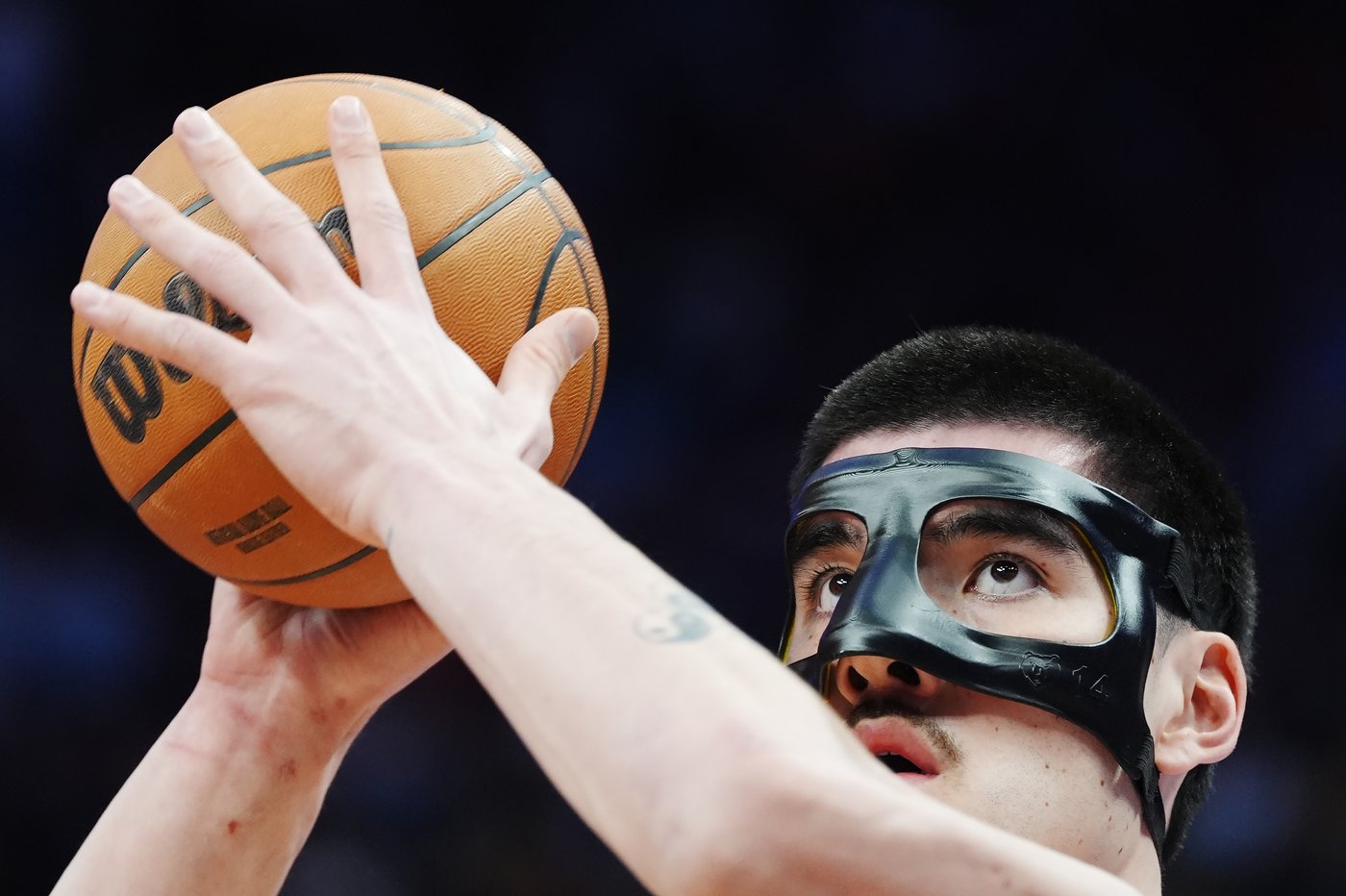 Double-double: Grizzlies rookie centre Zach Edey triumphant in Toronto return | iNFOnews.ca Double-double: Grizzlies rookie centre Zach Edey triumphant in Toronto return | iNFOnews.ca
