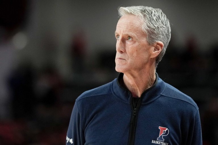 Saint Joseph's basketball promotes Steve Donahue to head coach | iNFOnews.ca