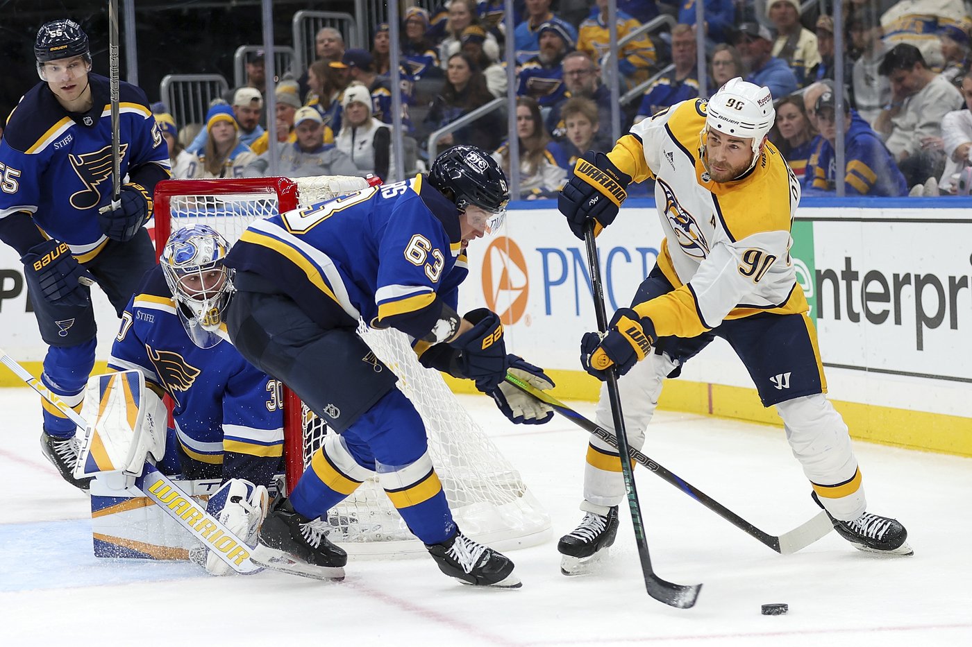 Thomas scores twice and the Blues beat the Predators 7-4 | iNFOnews.ca