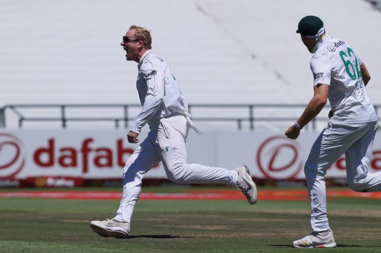 Australia 90-2 at lunch against South Africa after Harmer's double strike | iNFOnews.ca