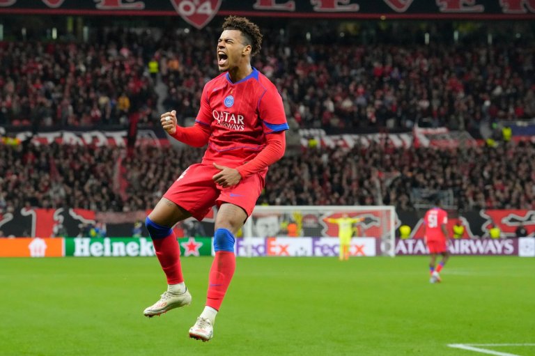 Leverkusen vs. PSG turns into chaos after 5 goals, two red cards and two penalties in the first half | iNFOnews.ca