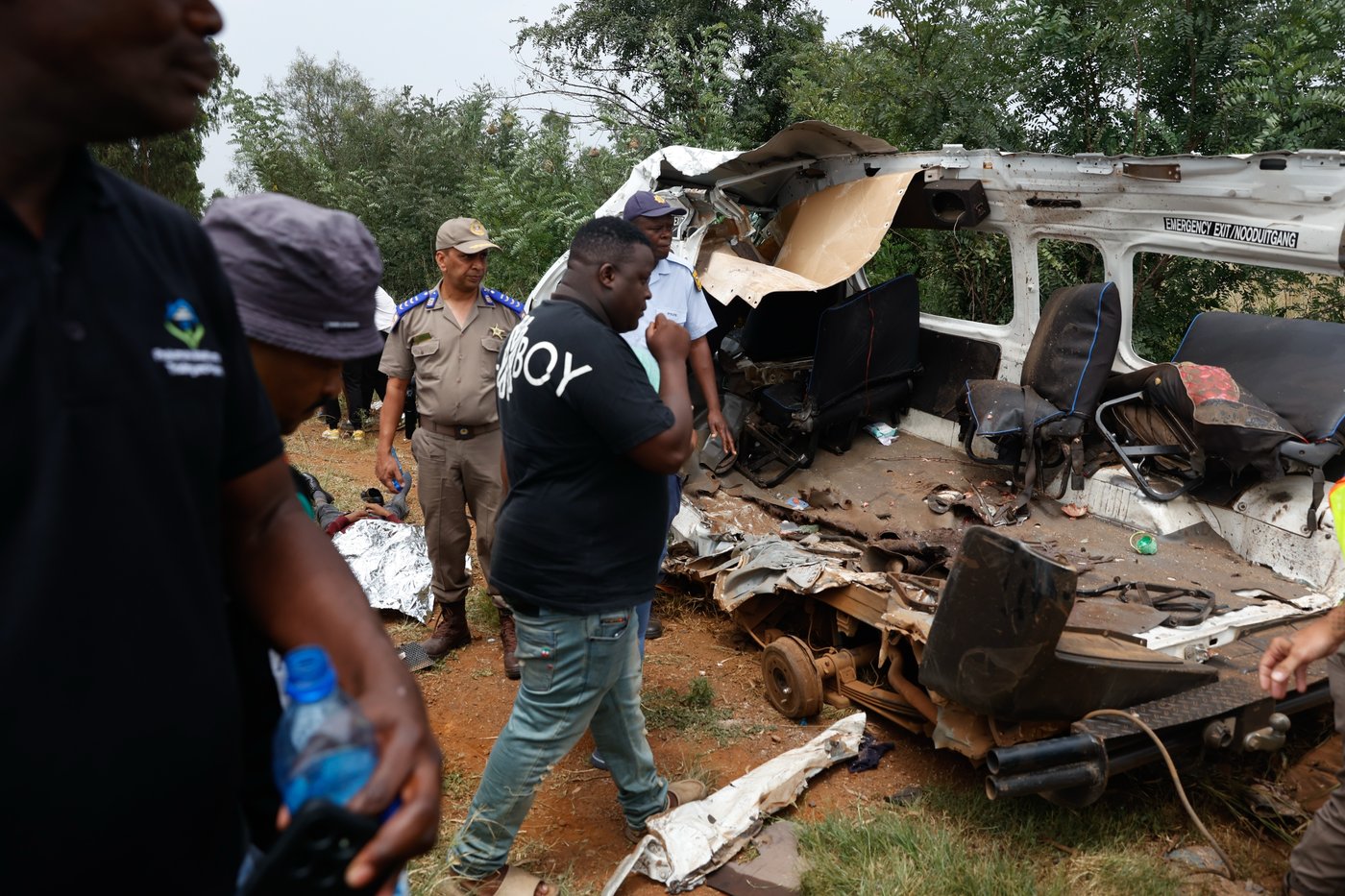 School bus crash in South Africa kills at least 13 children, police say | iNFOnews.ca