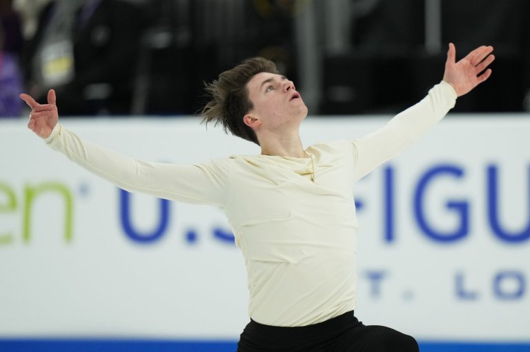 Maxim Naumov's emotional return to U.S. Figure Skating Championships after parents' tragic death | iNFOnews.ca