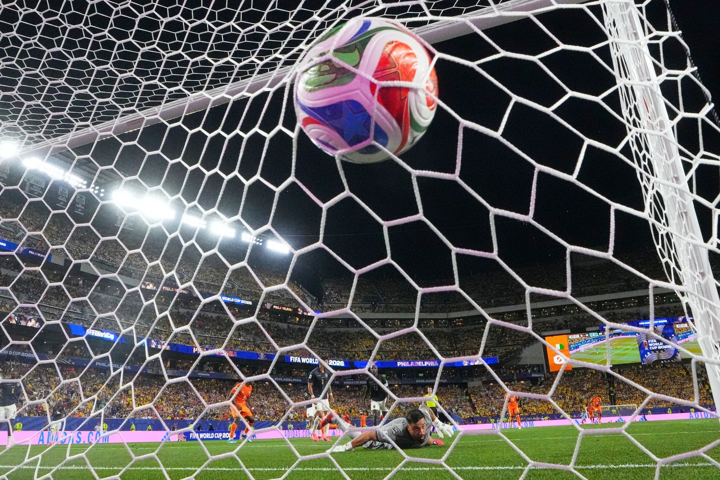 One Extraordinary Photo: Unique look at Ivory Coast goal | iNFOnews.ca One Extraordinary Photo: Unique look at Ivory Coast goal | iNFOnews.ca