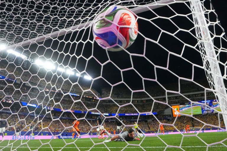 One Extraordinary Photo: Unique look at Ivory Coast goal | iNFOnews.ca