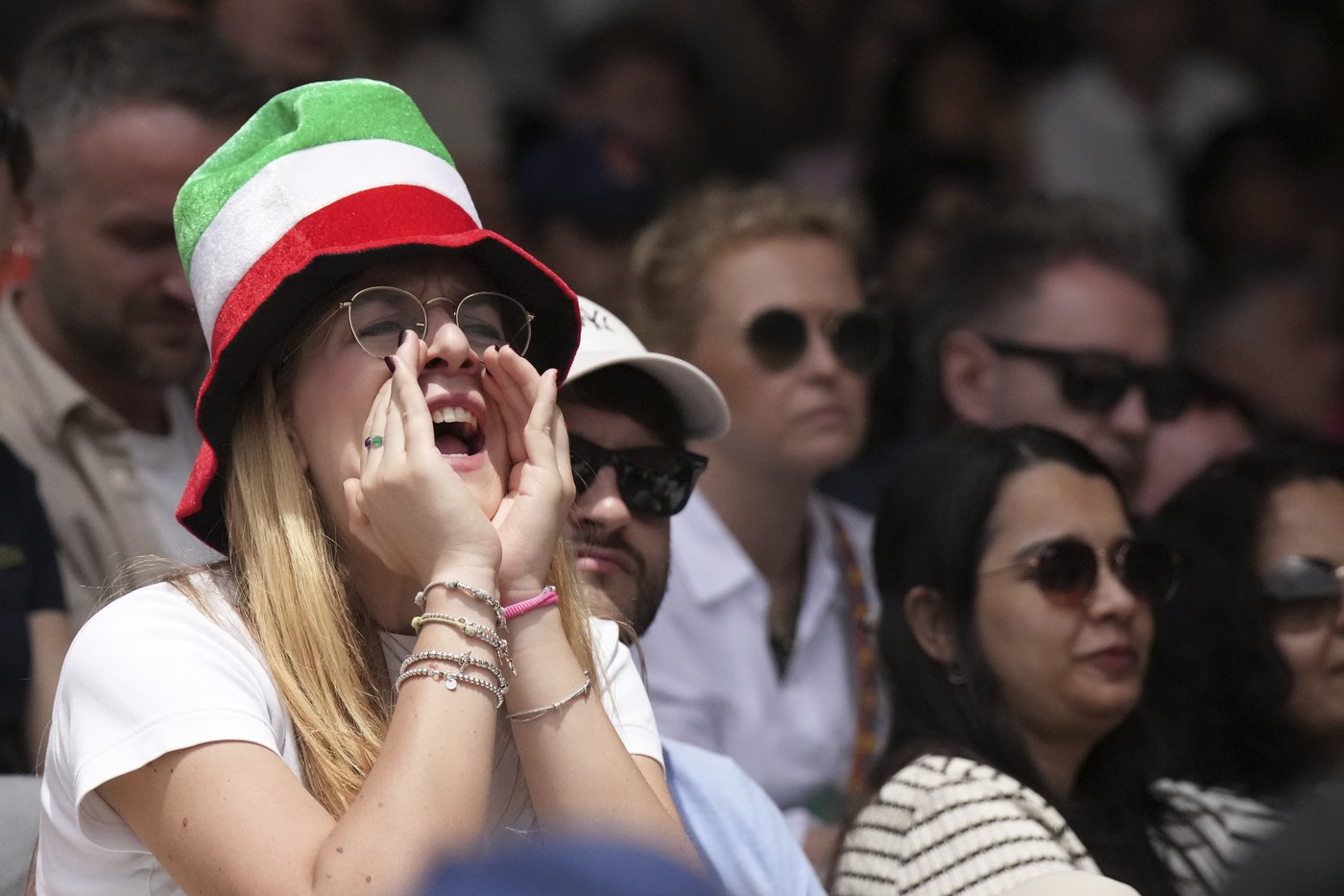 PHOTO COLLECTION: French Open Tennis Spectators | iNFOnews.ca