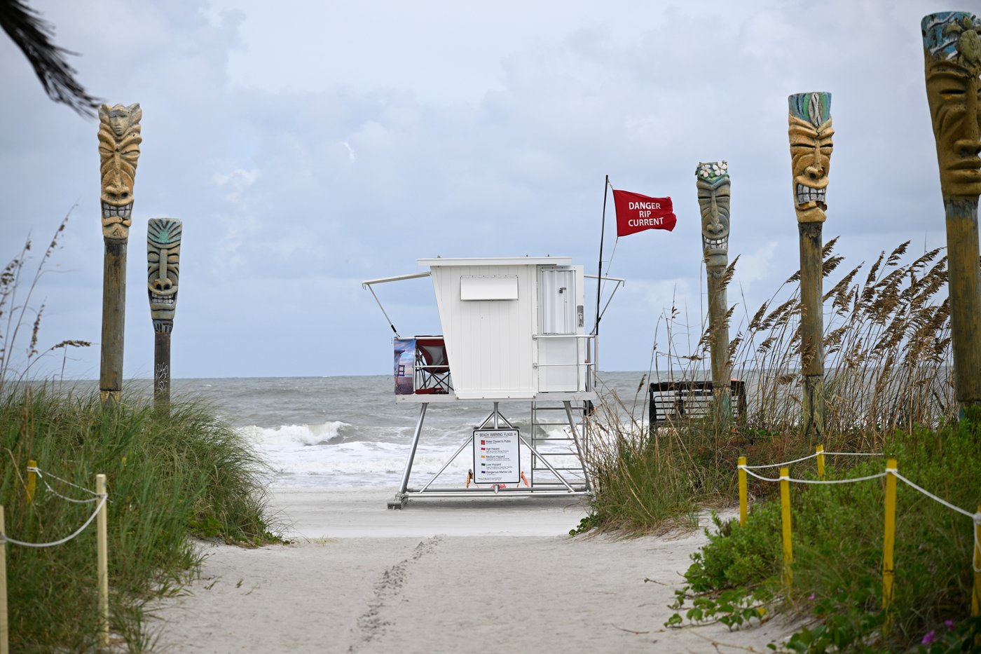 When a rip current sucks you out to sea, try not to panic | iNFOnews.ca