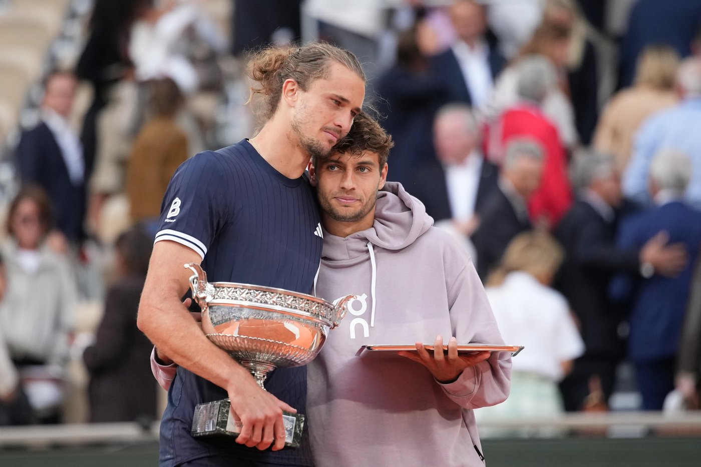 Cobolli pushed Zverev to a 5th set in French Open final, then his body gave out | iNFOnews.ca