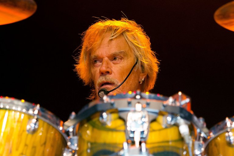 Frank Beard, Rock & Roll Hall of Fame drummer of boogie-rock trio ZZ Top, dies at 77 | iNFOnews.ca