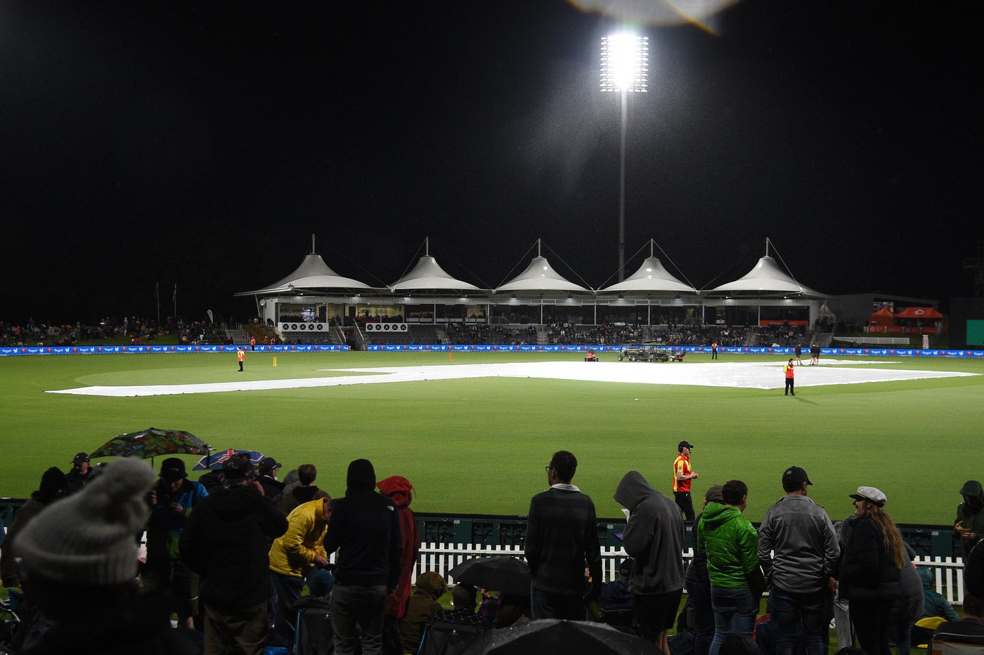 Rain washes out the 1st T20 international between New Zealand and England | iNFOnews.ca