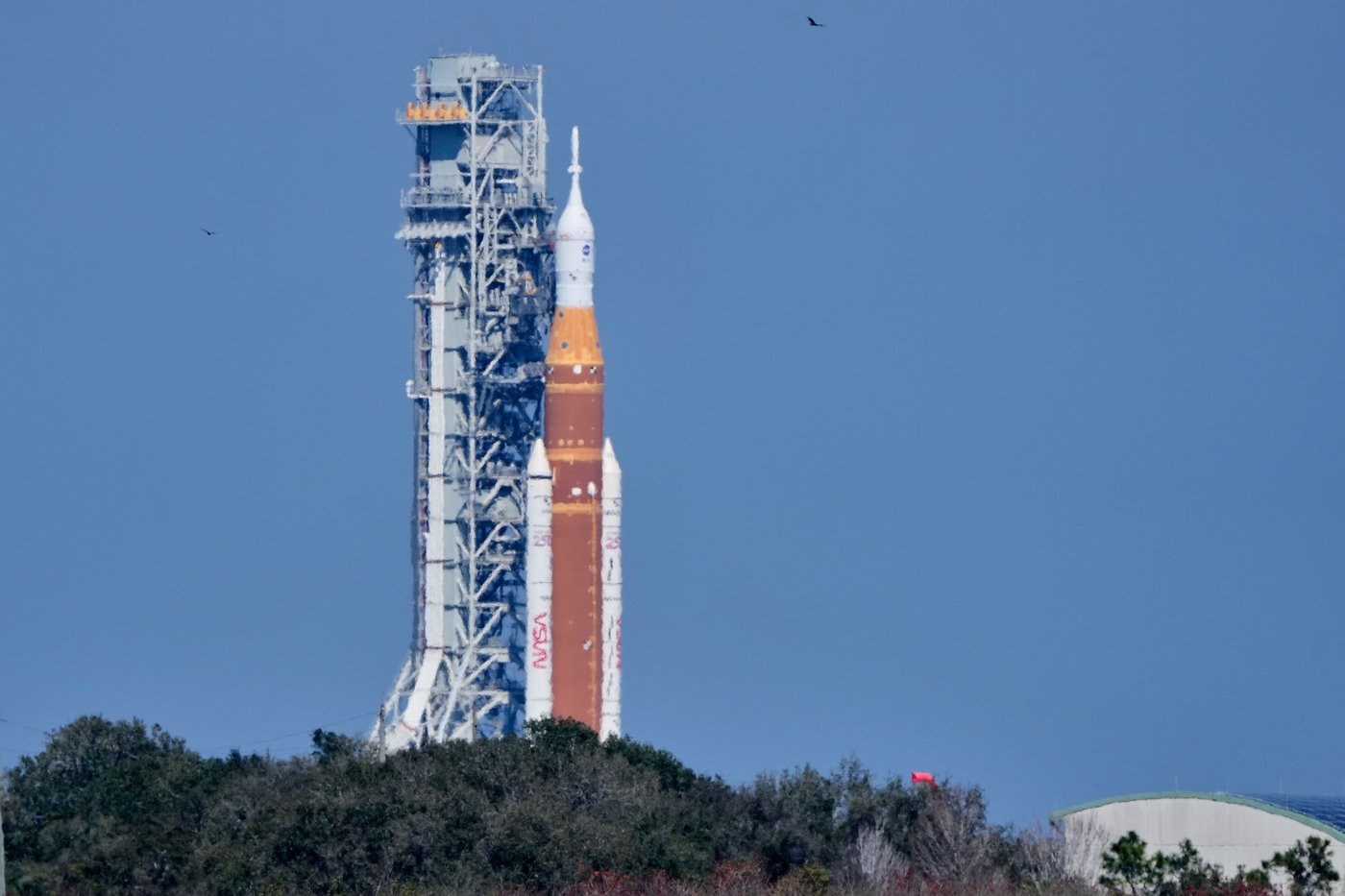 NASA moves its Artemis II moon rocket off the launch pad for more repairs | iNFOnews.ca NASA moves its Artemis II moon rocket off the launch pad for more repairs | iNFOnews.ca