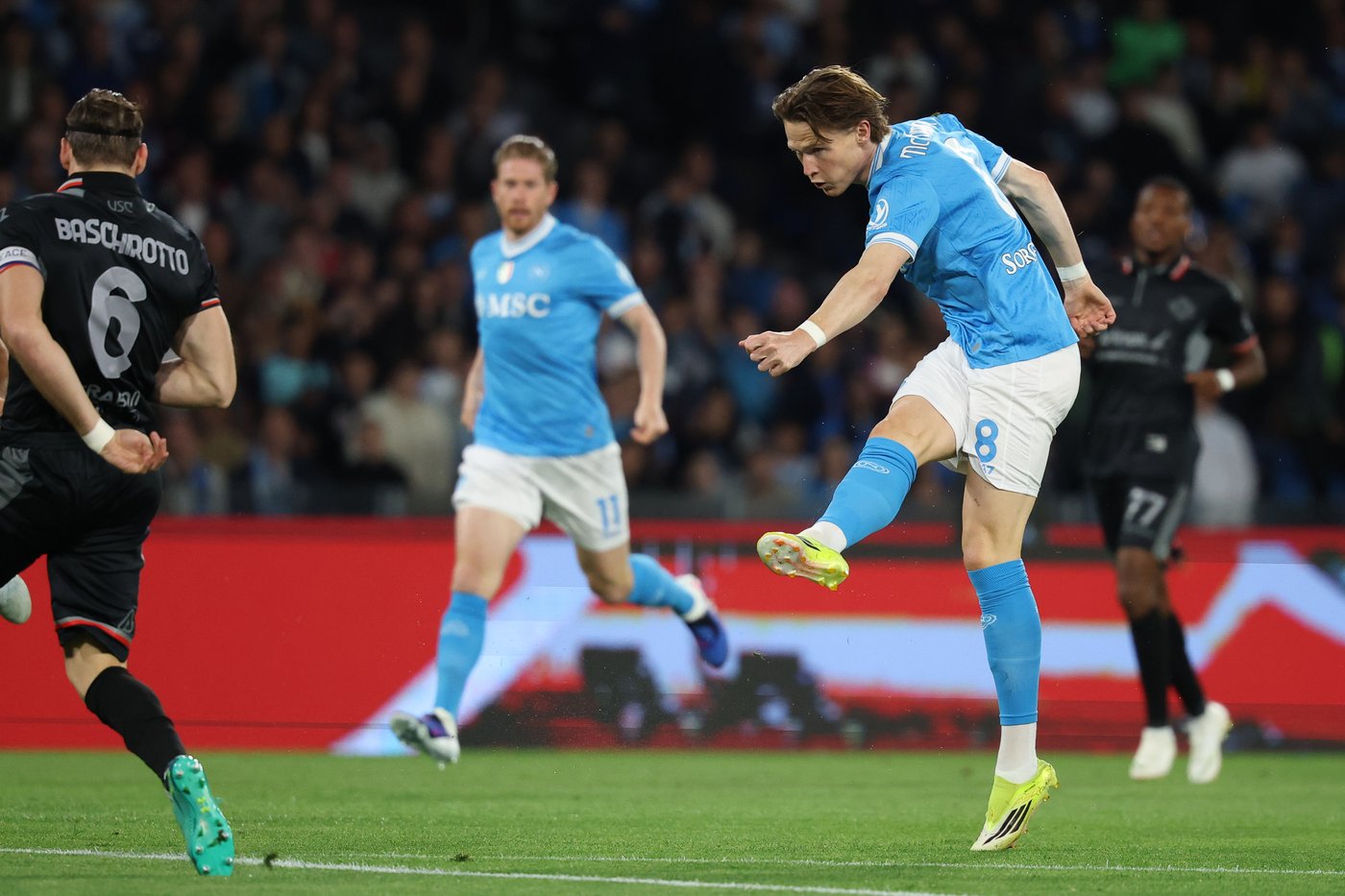 Cremonese falls into Serie A relegation zone after drubbing at Napoli | iNFOnews.ca