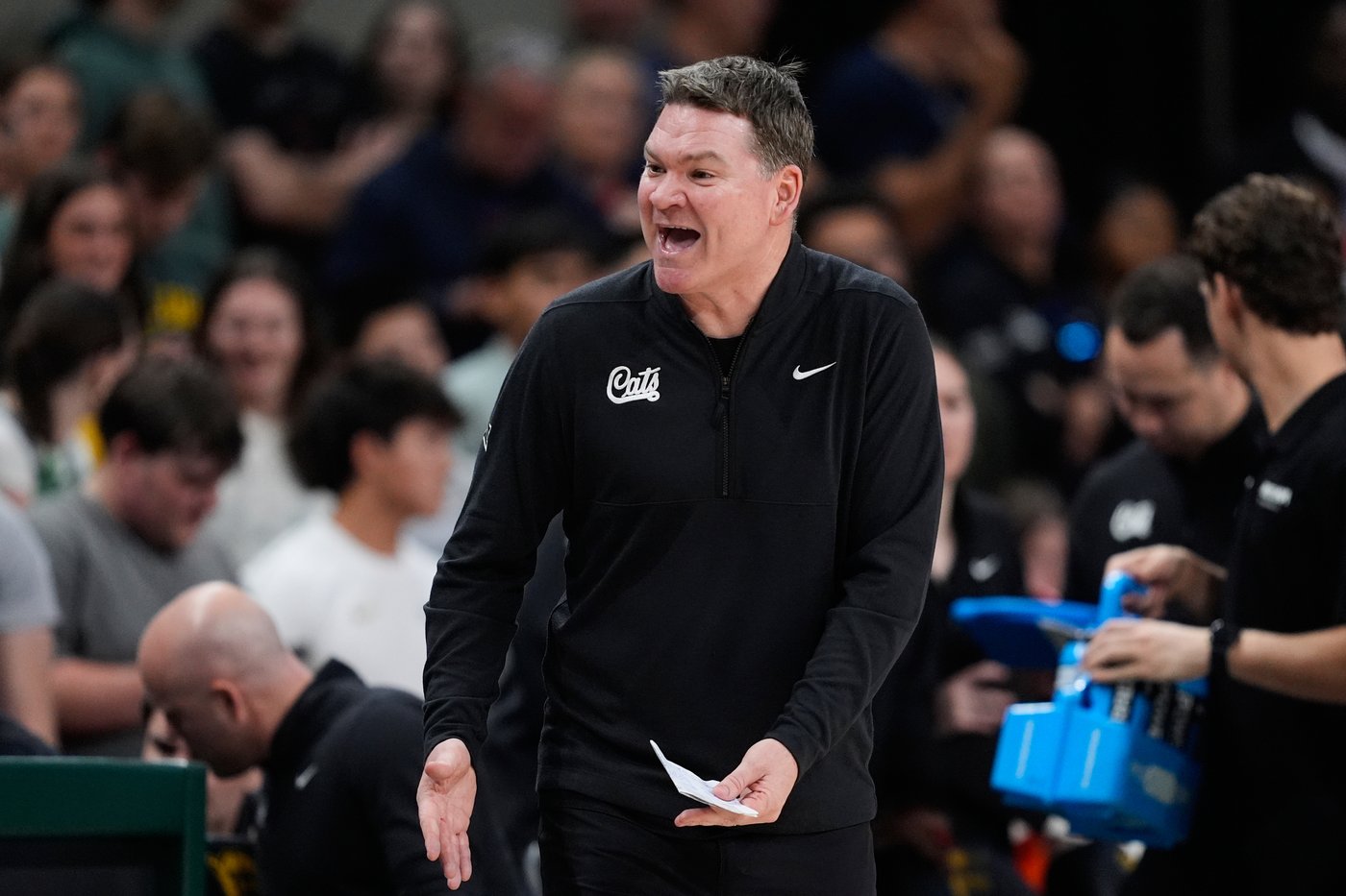 Bradley, Burries and No. 2 Arizona outlast Baylor 87-80 to take 2-game Big 12 lead with 3 to play | iNFOnews.ca Bradley, Burries and No. 2 Arizona outlast Baylor 87-80 to take 2-game Big 12 lead with 3 to play | iNFOnews.ca