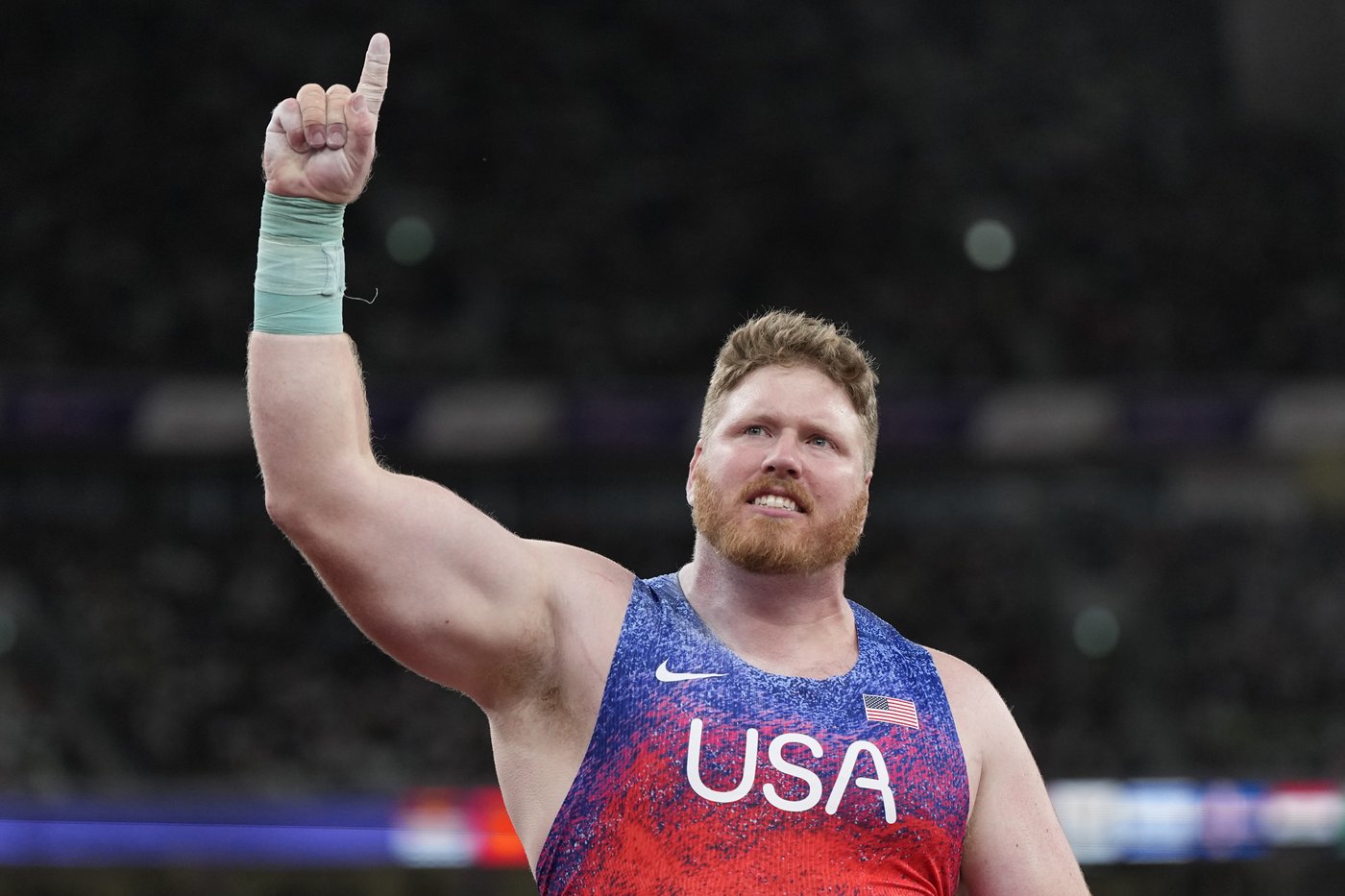 Ryan Crouser beats injury and wins his third world shot put title to go with three Olympics golds | iNFOnews.ca Ryan Crouser beats injury and wins his third world shot put title to go with three Olympics golds | iNFOnews.ca