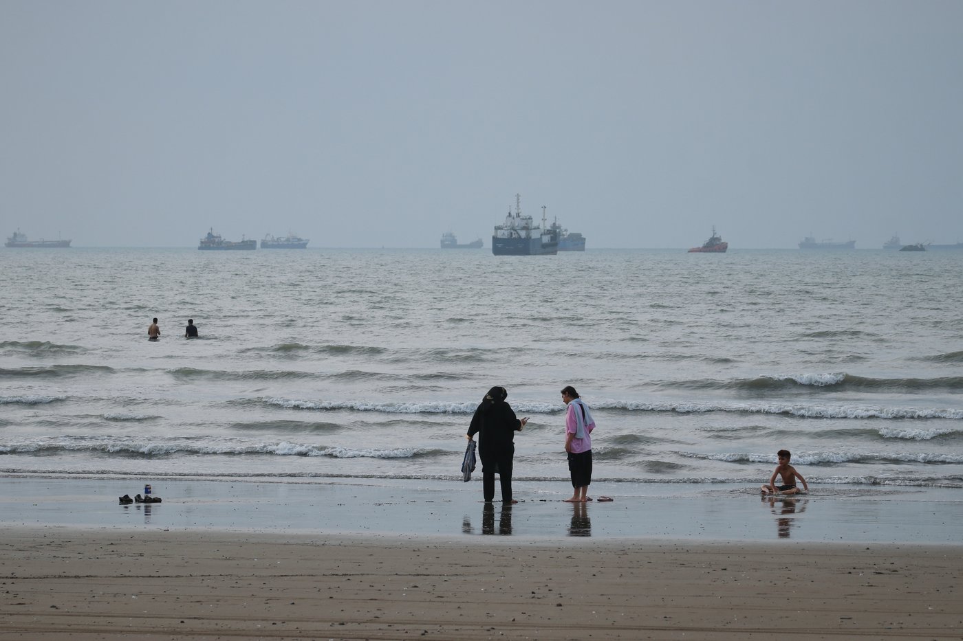 Iran targets US allies in Gulf after overnight attacks, and other Mideast news | iNFOnews.ca Iran targets US allies in Gulf after overnight attacks, and other Mideast news | iNFOnews.ca