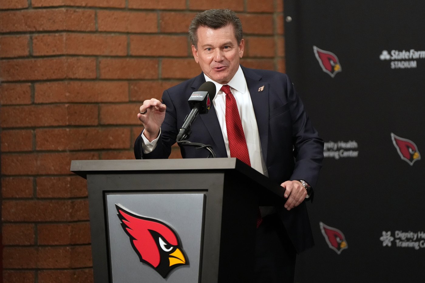 Mike LeFleur keeps 10 holdovers on Cardinals staff, including defensive coordinator Nick Rallis | iNFOnews.ca Mike LeFleur keeps 10 holdovers on Cardinals staff, including defensive coordinator Nick Rallis | iNFOnews.ca