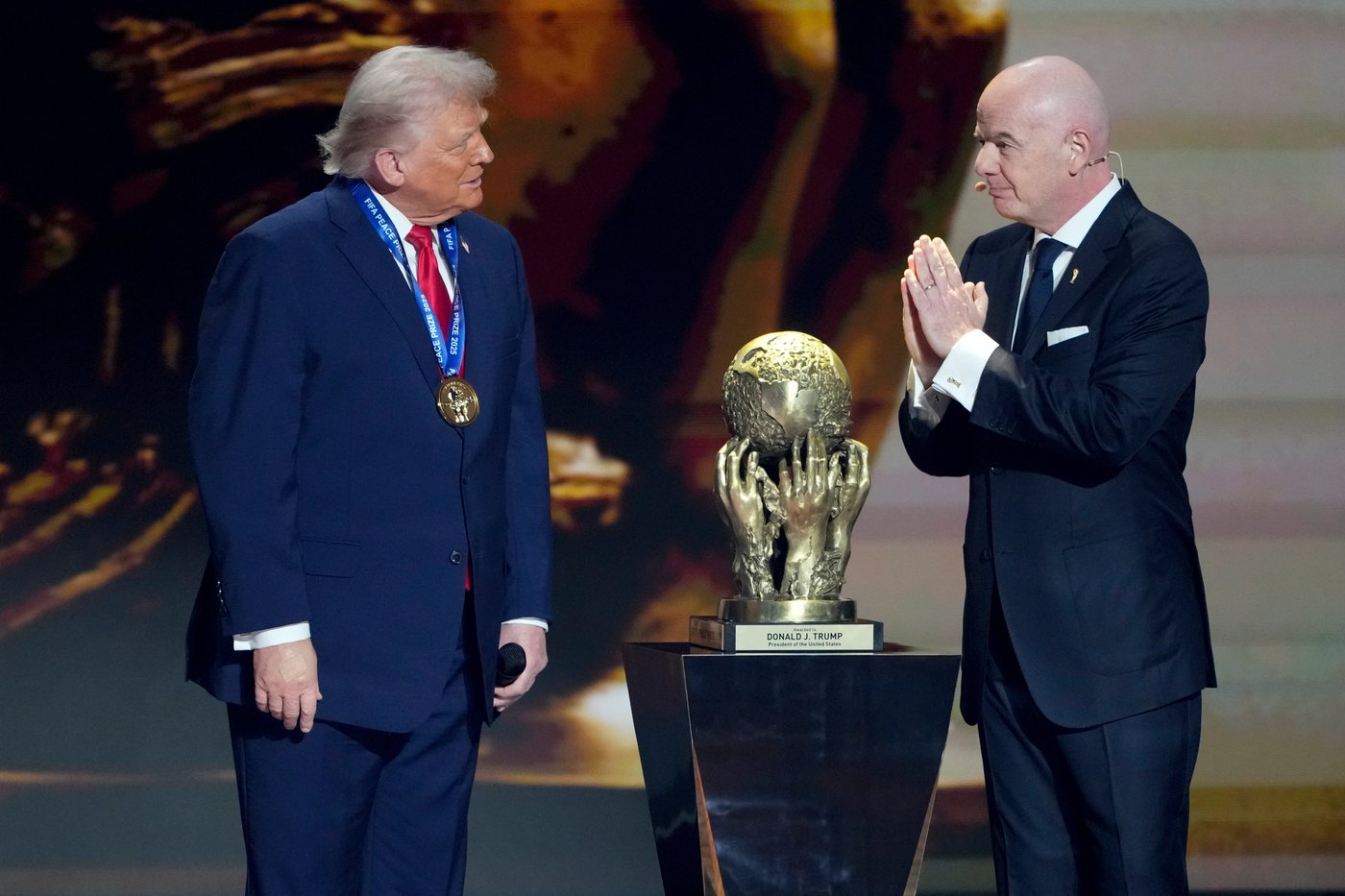 FIFA gives Trump a peace prize in a departure from its traditional focus on sport | iNFOnews.ca FIFA gives Trump a peace prize in a departure from its traditional focus on sport | iNFOnews.ca