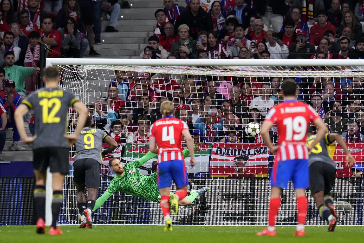 Atletico struggles to understand penalty call after losing to Lille in Champions League game | iNFOnews.ca