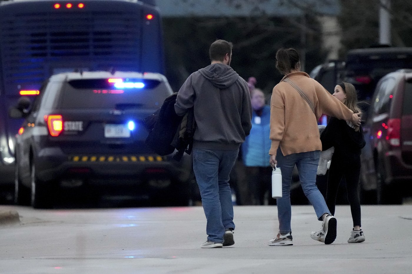 15-year-old girl fatally shoots teacher and teenager at a Christian school in Wisconsin | iNFOnews.ca