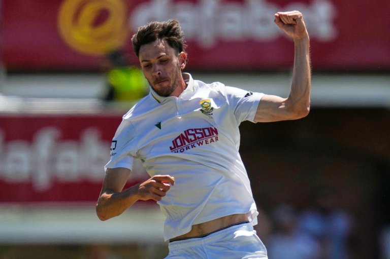 Australia in trouble in second test against South Africa, stumbles to 69-6 at lunch on day four | iNFOnews.ca