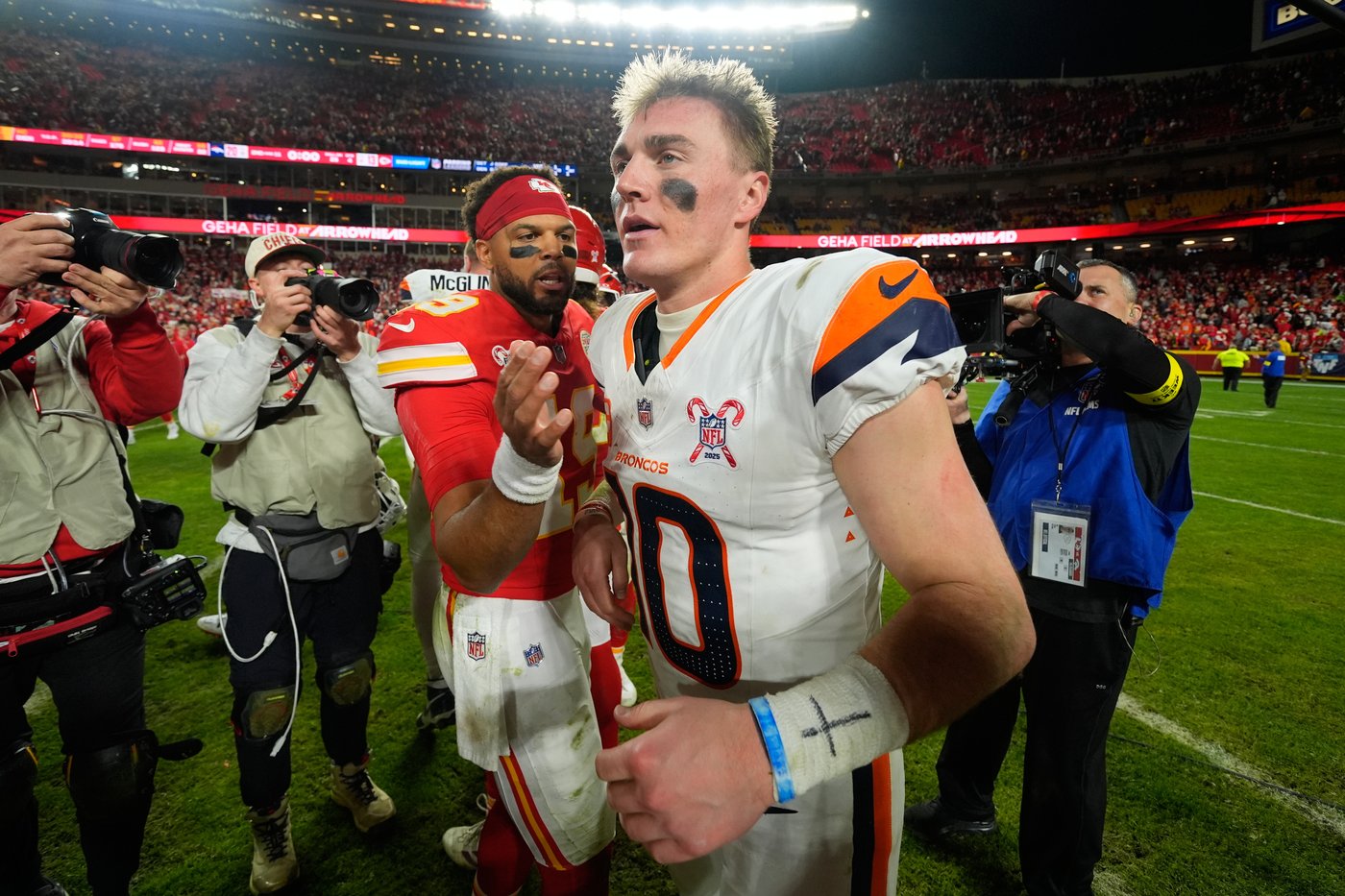 Ravens stay alive, Texans secure a playoff spot, Bears and Broncos clinch division titles | iNFOnews.ca Ravens stay alive, Texans secure a playoff spot, Bears and Broncos clinch division titles | iNFOnews.ca