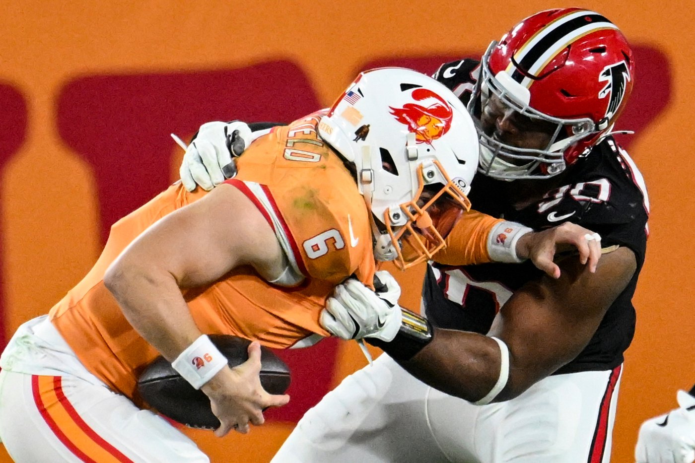 Mayfield looks to remain perfect vs. former team as Bucs visit Panthers with first place on the line | iNFOnews.ca