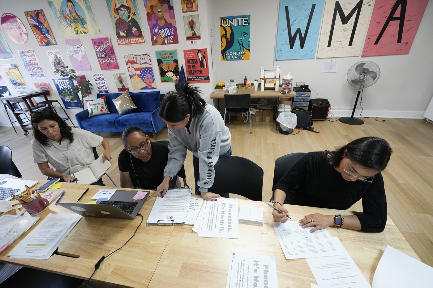 'All I can think about is hotter days.' Voter campaigns target Latinas worried about climate change | iNFOnews.ca