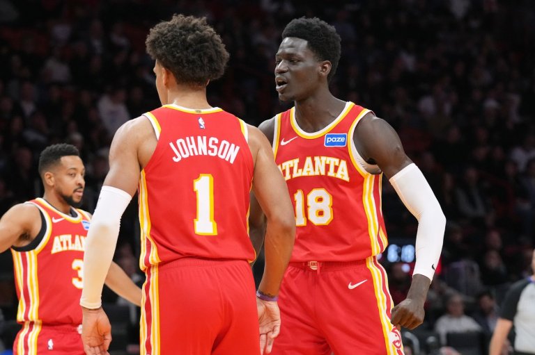 Jalen Johnson has triple-double and Hawks spoil Miami's 2006 title celebration with 127-115 victory | iNFOnews.ca