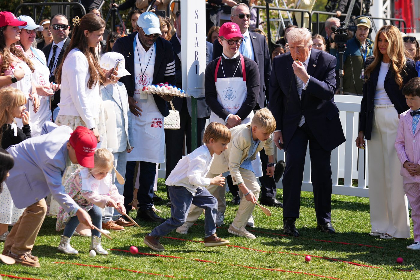 Photos of Trump's Monday, talking Iran at Easter Egg Roll and mimicking a sniper in the press room | iNFOnews.ca