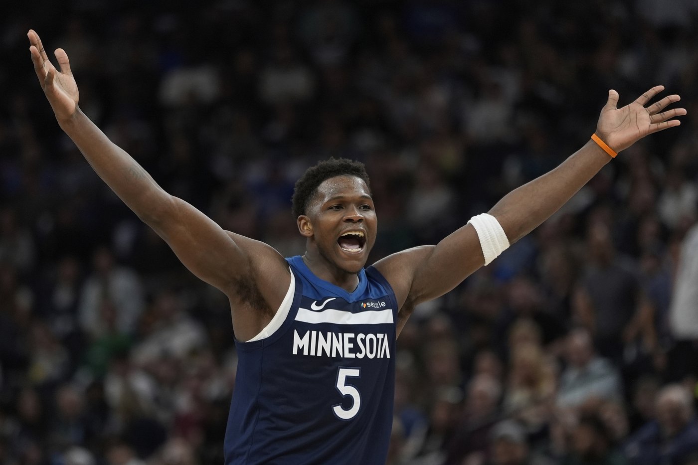 Timberwolves' Anthony Edwards fined $50,000 for obscene gesture and comment directed at heckler | iNFOnews.ca Timberwolves' Anthony Edwards fined $50,000 for obscene gesture and comment directed at heckler | iNFOnews.ca