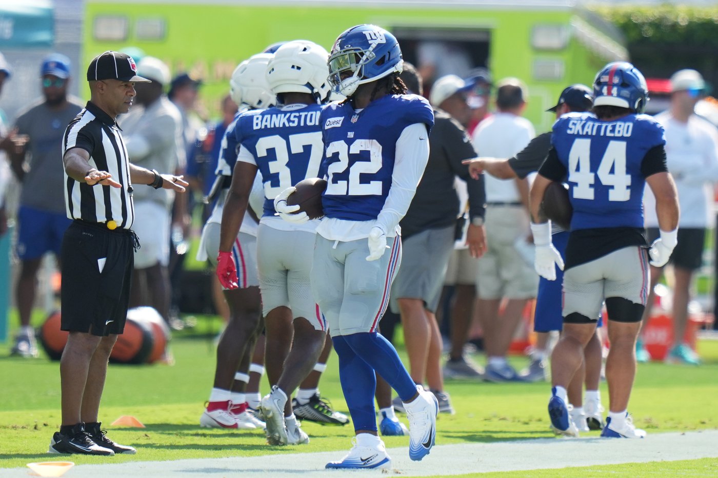 Giants pass rush dominates Dolphins as tempers flare throughout joint practice | iNFOnews.ca Giants pass rush dominates Dolphins as tempers flare throughout joint practice | iNFOnews.ca