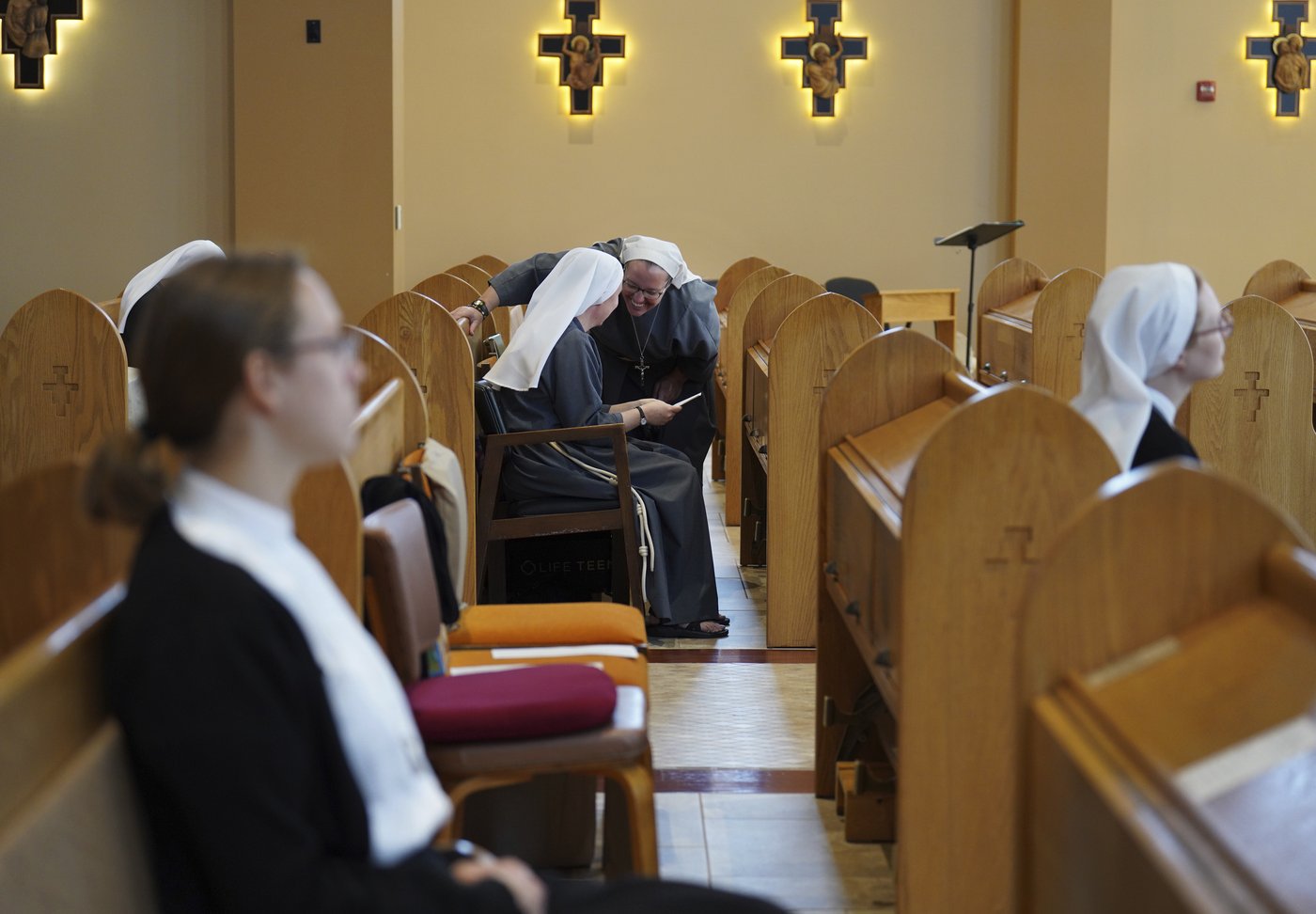 Leap of faith: A few young women in US buck the trends by joining the ranks of Catholic nuns | iNFOnews.ca