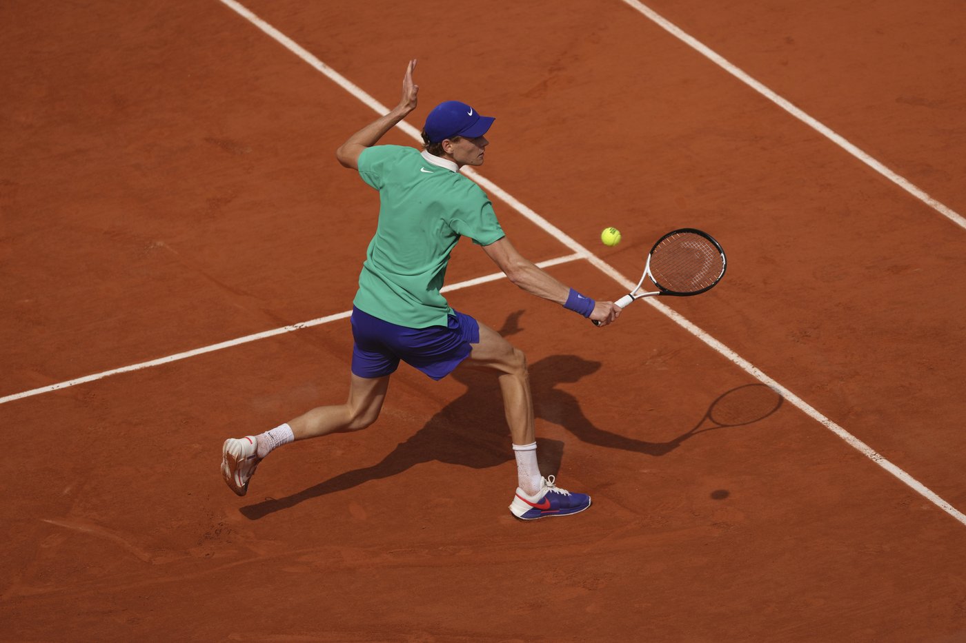 Alcaraz produces another major comeback to win French Open final in five-set thriller against Sinner | iNFOnews.ca