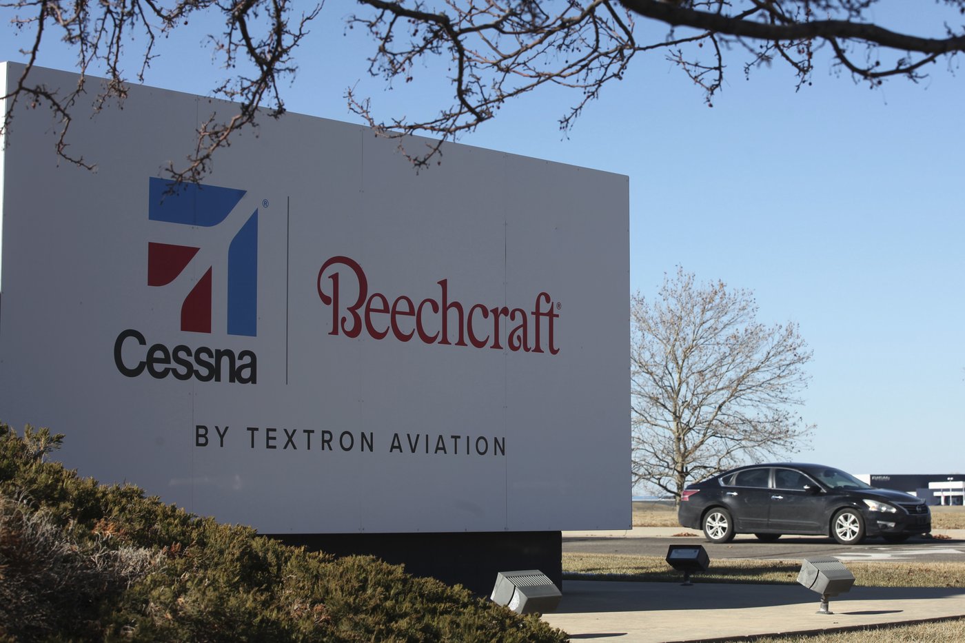 A deadly flight out of Wichita has one of America's most historic aviation cities reeling | iNFOnews.ca
