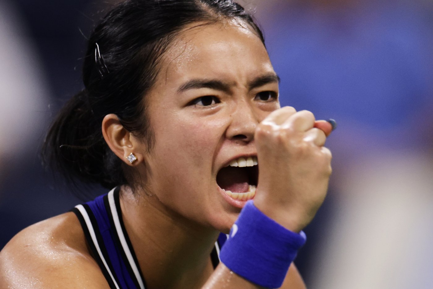 Alex Eala's many fans descend on US Open, bearing Filipino flags and lots of love | iNFOnews.ca Alex Eala's many fans descend on US Open, bearing Filipino flags and lots of love | iNFOnews.ca