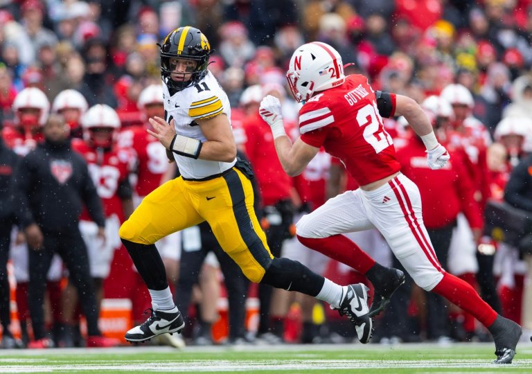 Iowa beats Huskers for 10th time in 11 meetings, shutting them down in 2nd half on way to 40-16 rout | iNFOnews.ca