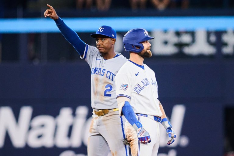 Mistakes prove costly as Toronto Blue Jays fall to surging Kansas City Royals | iNFOnews.ca