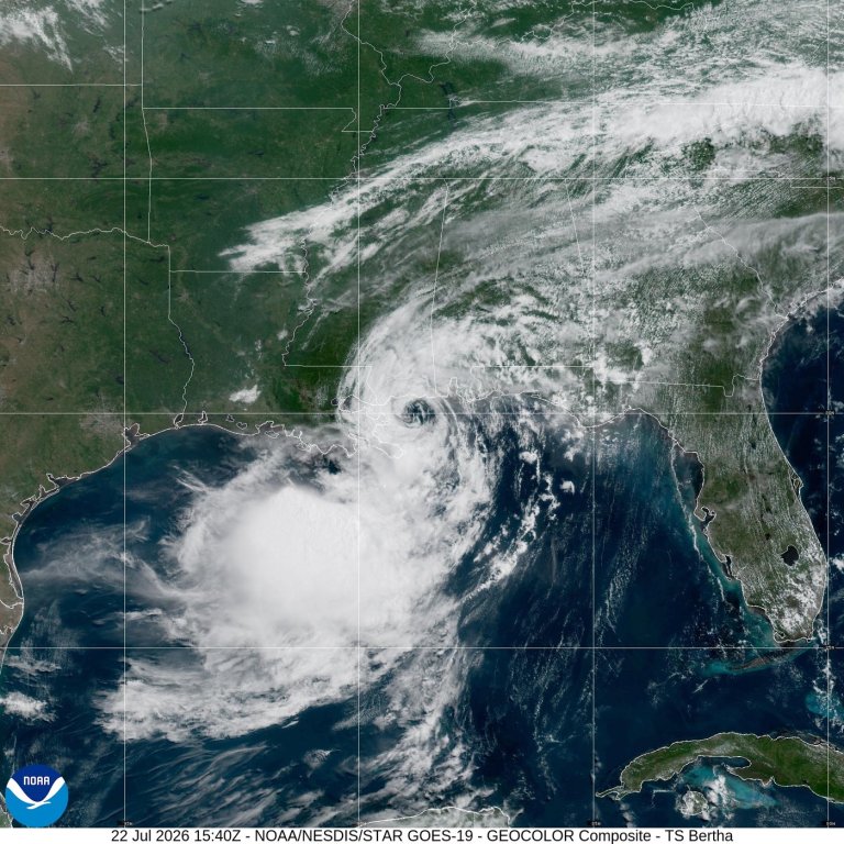 Beaches closed as Tropical Storm Bertha crawls along the Gulf Coast | iNFOnews.ca