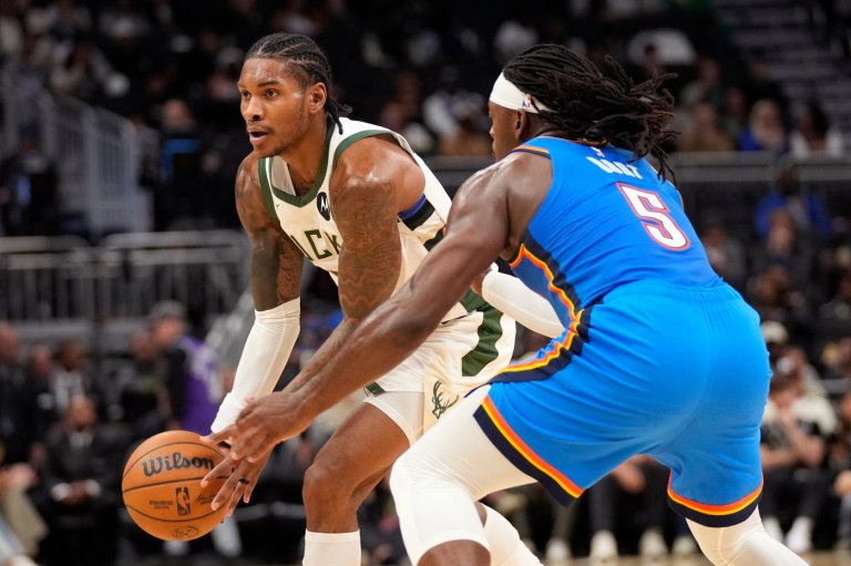 Bucks' Kevin Porter Jr. to have MRI on injured ankle. Rivers calls it 'a pretty bad sprain' | iNFOnews.ca