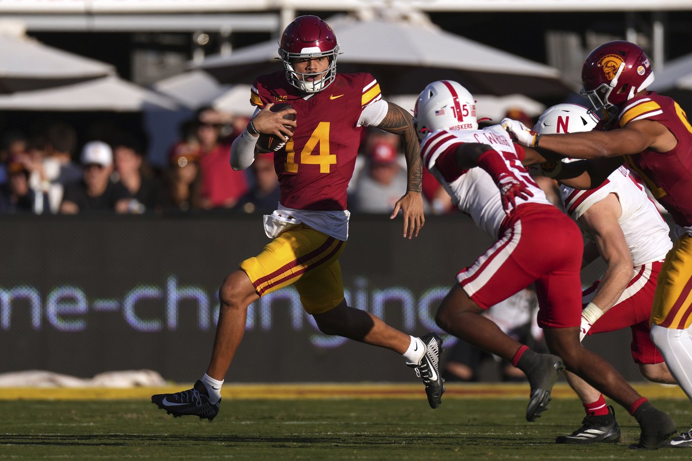 USC looks to upset No. 5 Notre Dame, deny surging Irish a home game in CFP | iNFOnews.ca