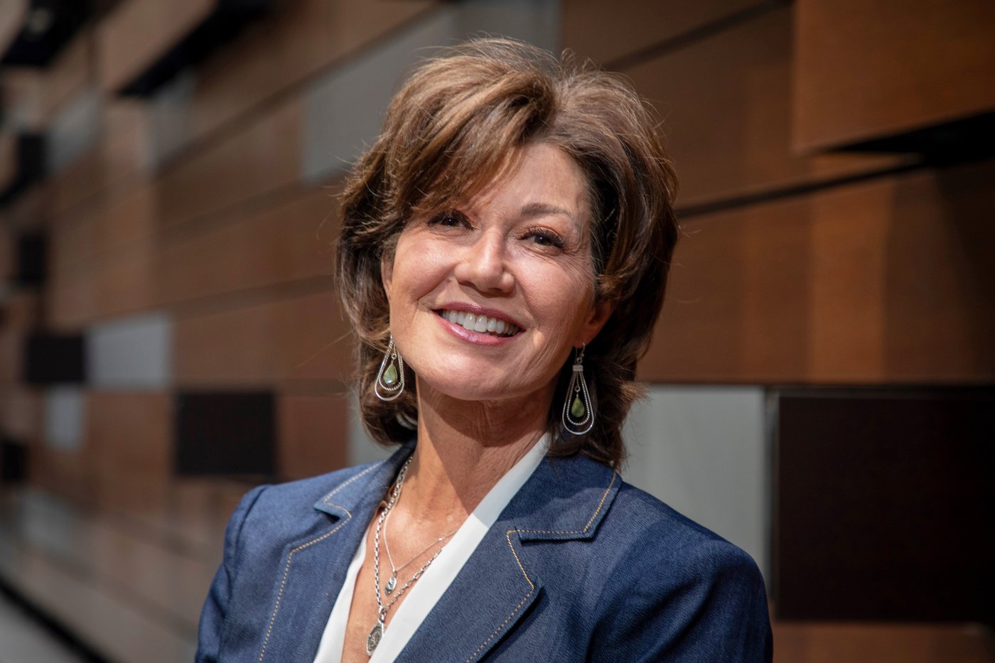 Amy Grant reflects on her new album, resisting labels and writing dark songs | iNFOnews.ca