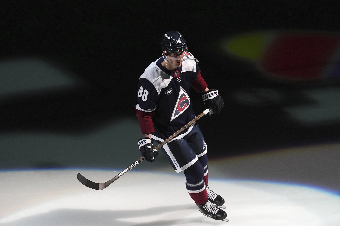 Drouin has 2 goals and an assist, Necas scores in home debut and Avalanche blank Blues 5-0 | iNFOnews.ca