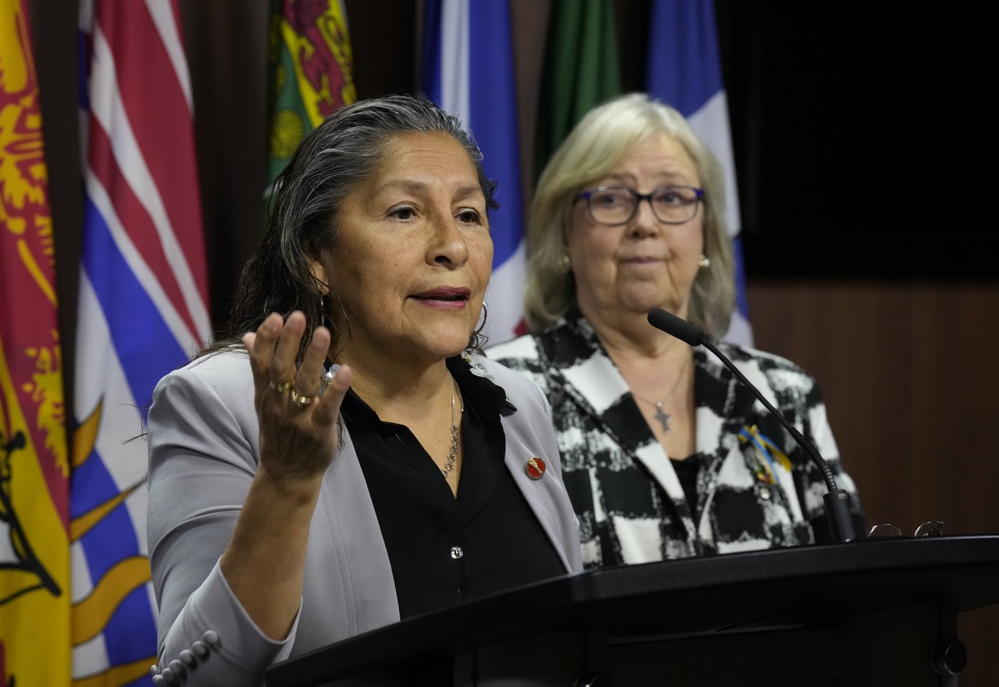 Looser federal rules on pesticides will erode Canada's trade access: senator | iNFOnews.ca