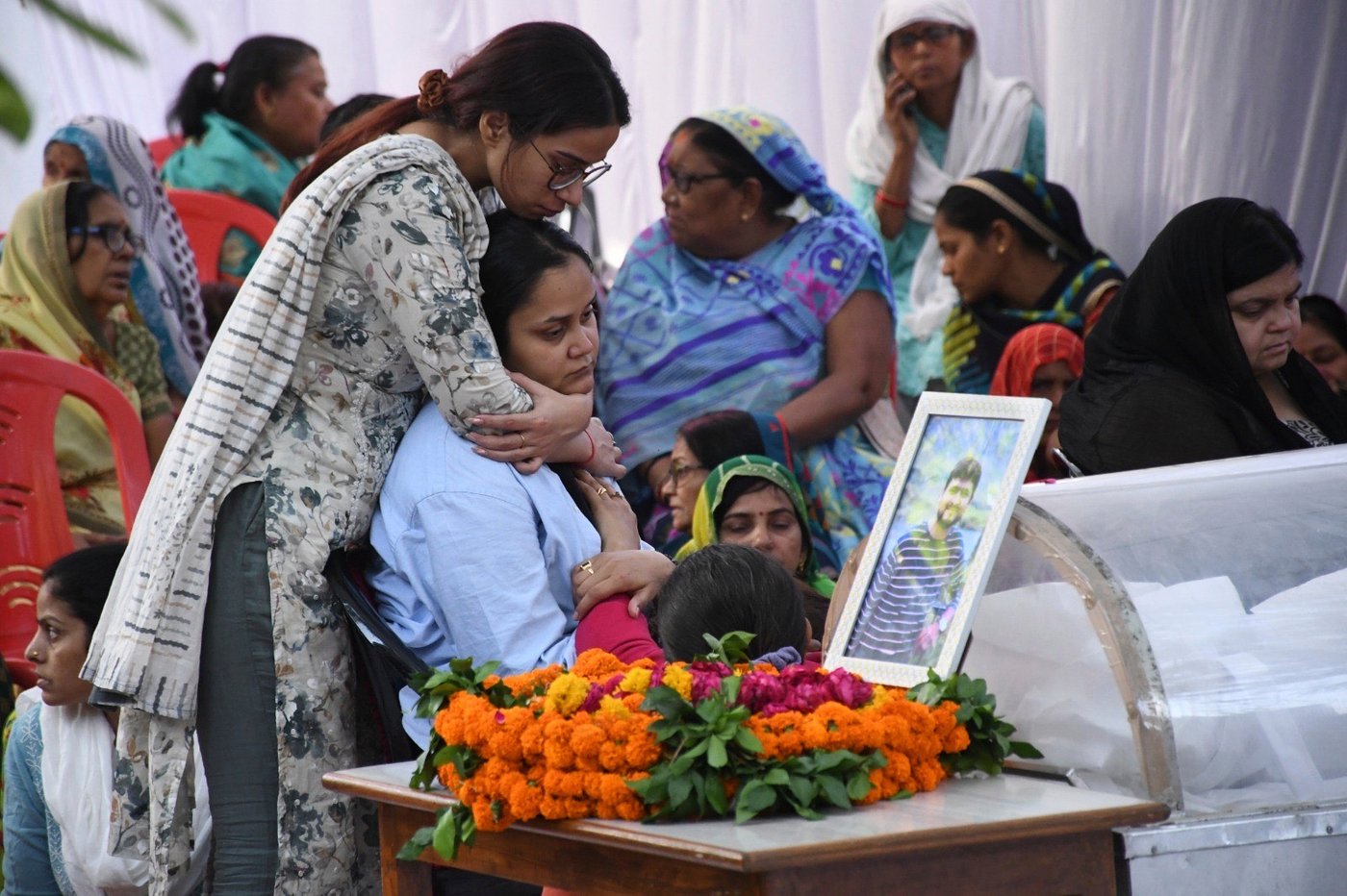 Indian survivors of Kashmir attack say gunmen asked if they were Hindus and opened fire | iNFOnews.ca Indian survivors of Kashmir attack say gunmen asked if they were Hindus and opened fire | iNFOnews.ca
