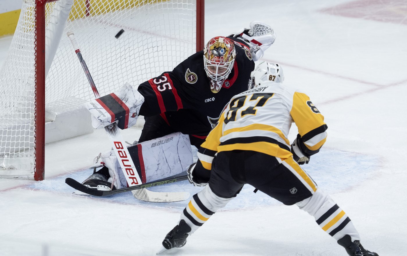 Ullmark's surprise start helps Senators beat Penguins 3-2 in OT | iNFOnews.ca