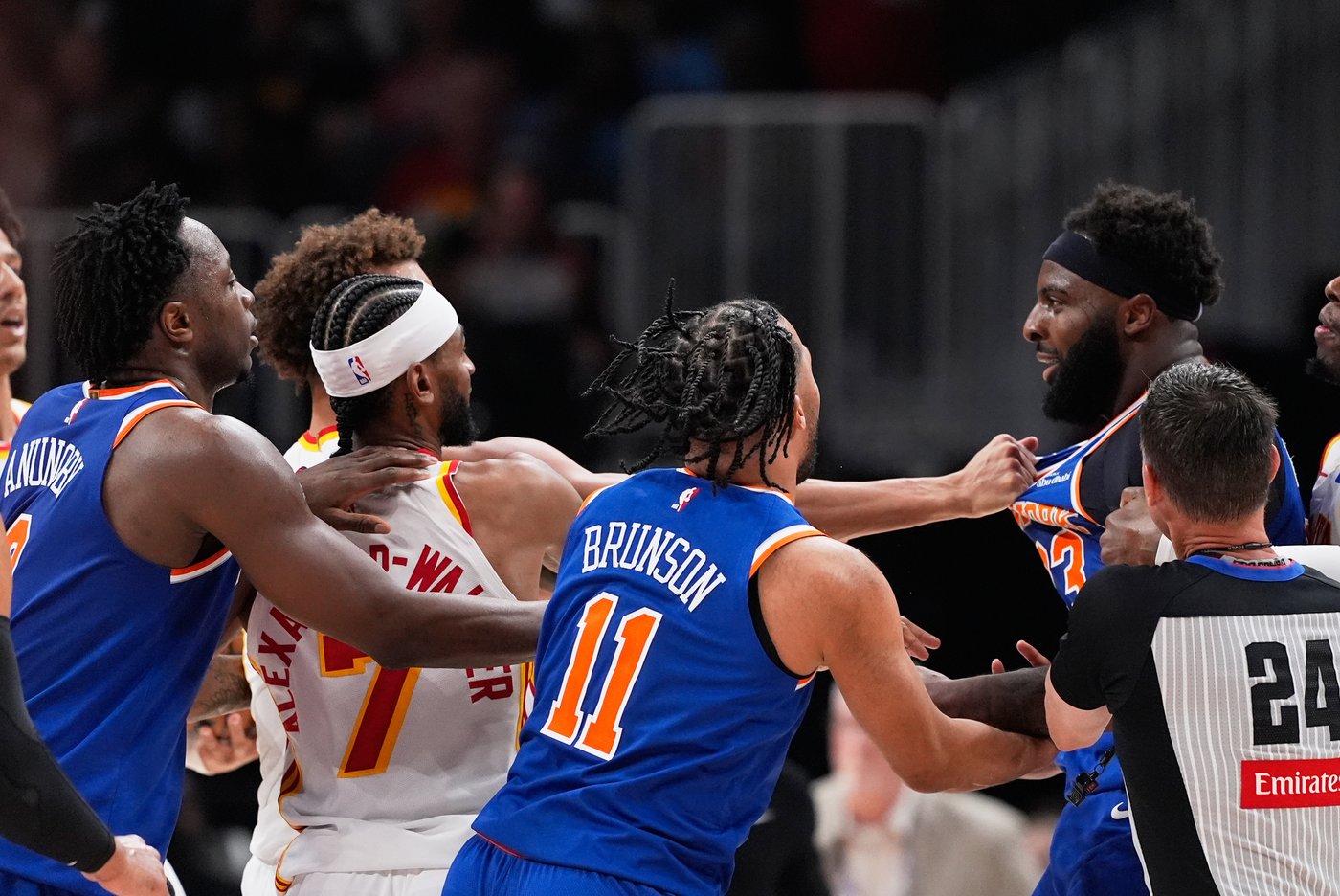 Daniels, Robinson ejected after fight, part of one-sided series-clinching win for Knicks over Hawks | iNFOnews.ca