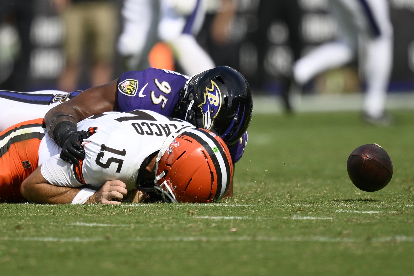 Jackson throws 4 TD passes, and the Ravens close strong in a 41-17 victory over the Browns | iNFOnews.ca