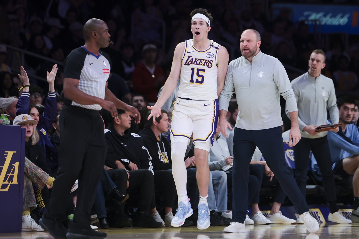 Anthony Davis scores 40 points, LeBron James has 18 in return to help Lakers beat Grizzlies, 116-110 | iNFOnews.ca