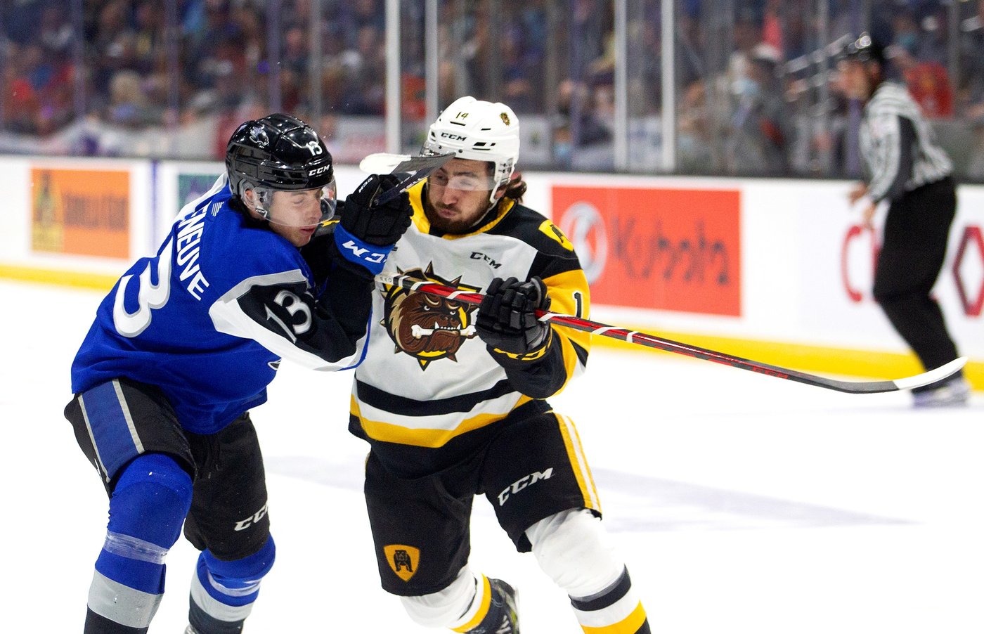 Maple Leafs sign defenceman Villeneuve to one-year, two-way extension | iNFOnews.ca