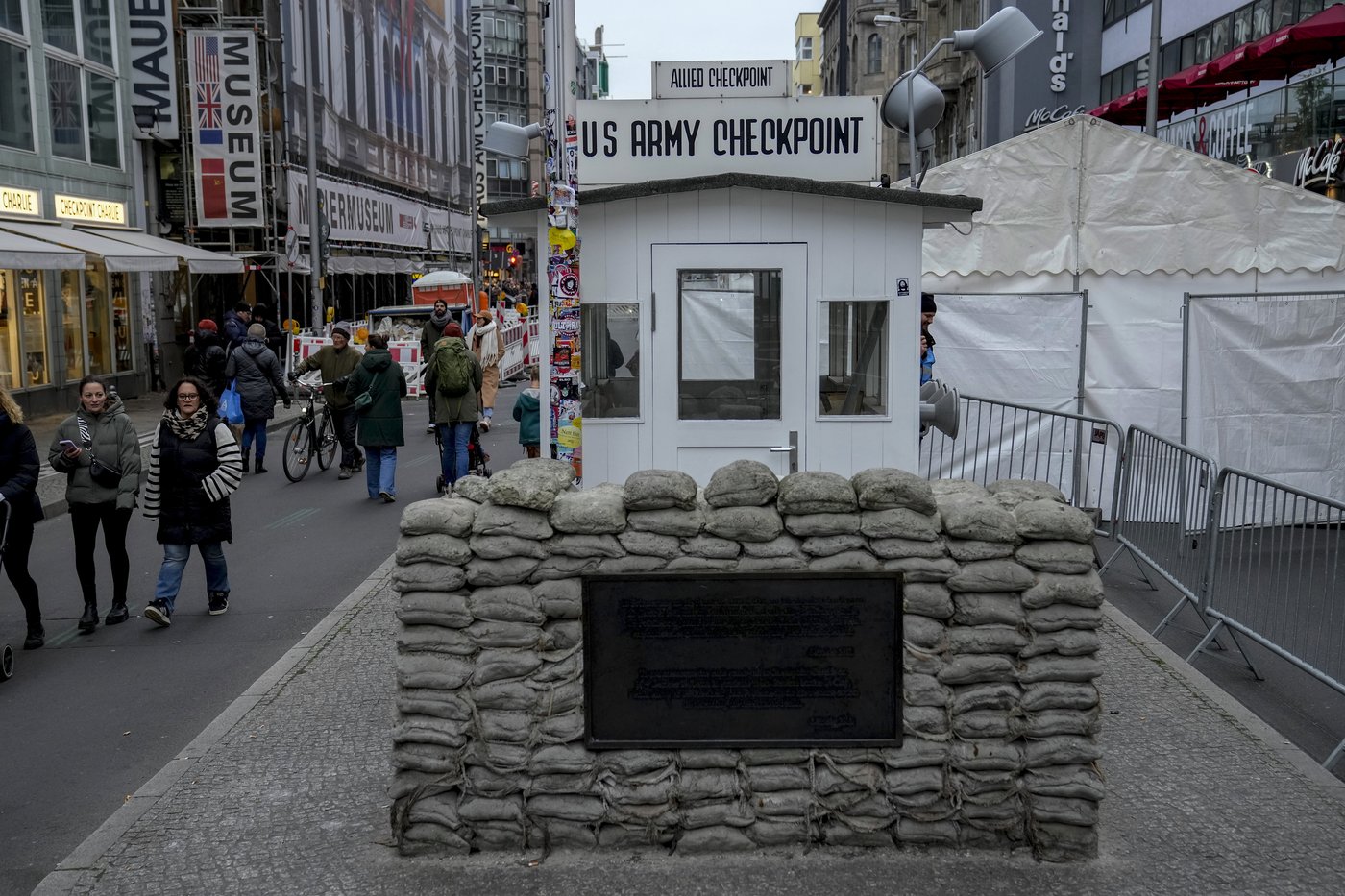 PHOTO COLLECTION: Germany Berlin Wall Anniversary | iNFOnews.ca